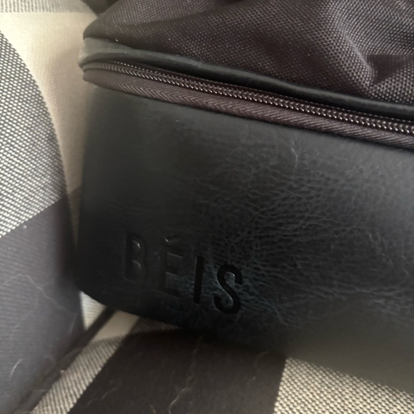 BEIS Convertible Weekender Bag - Picture 2 of 10
